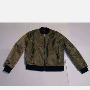 Forever21 Bomber Jacket Sz M - Classic Puffer Style
